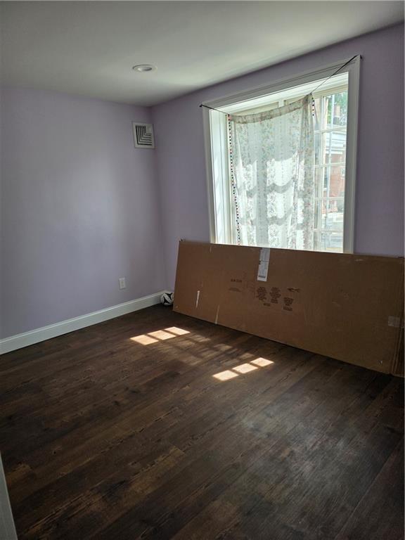 1612 1614 Lonsdale Avenue Property Photo 11