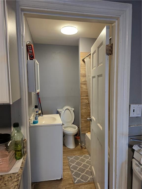 1612 1614 Lonsdale Avenue Property Photo 23