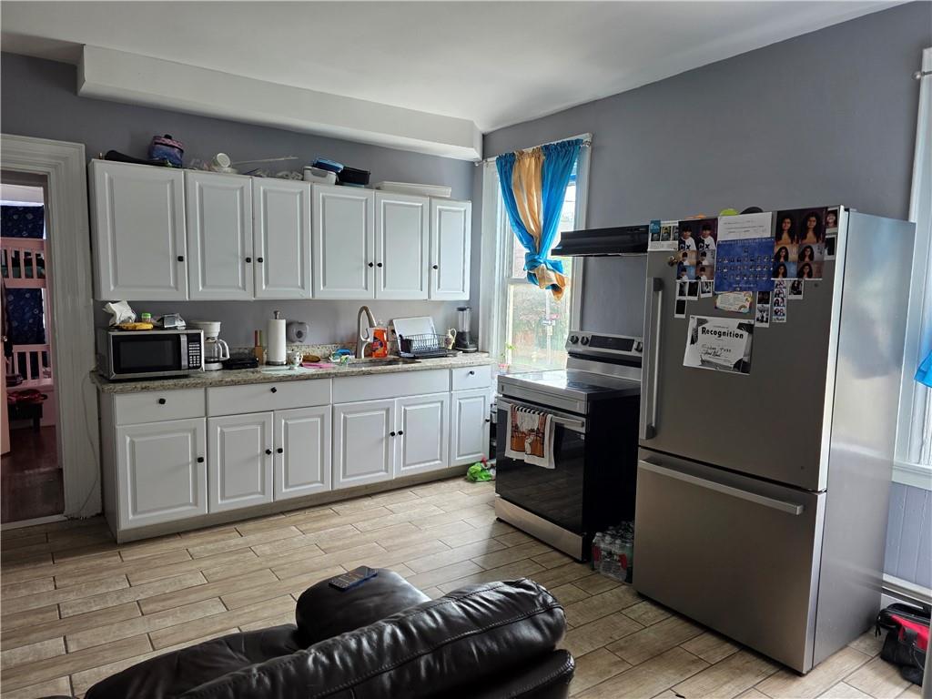 1612 1614 Lonsdale Avenue Property Photo 34