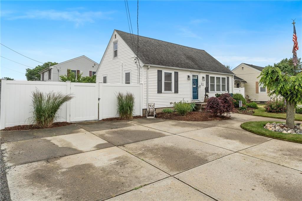 32 Waterman Avenue Property Photo 1