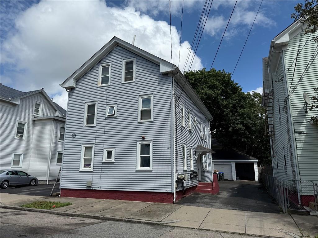 139 Julian Street Property Photo 2