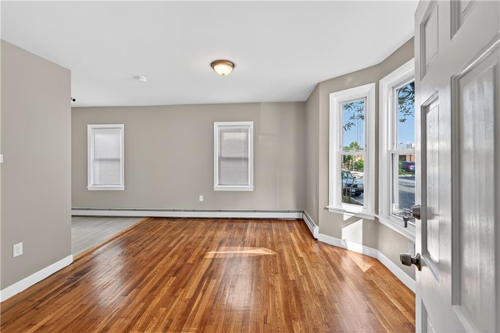 55 Warren Street Property Photo 4