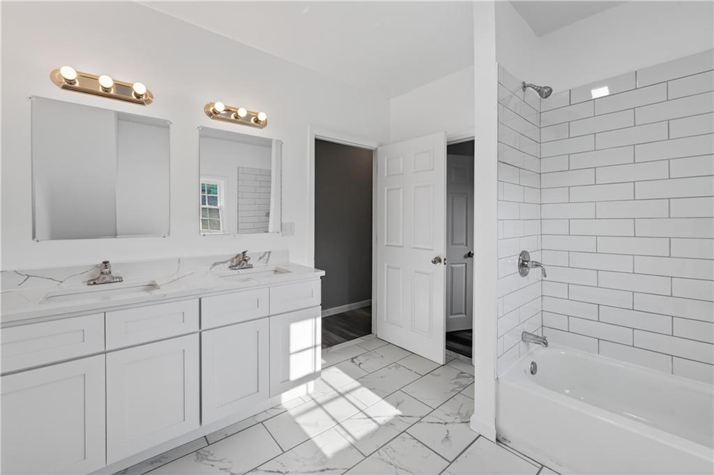 55 Warren Street Property Photo 21