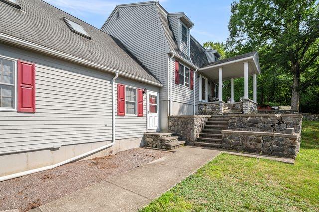 215 Manila Avenue Property Photo 5