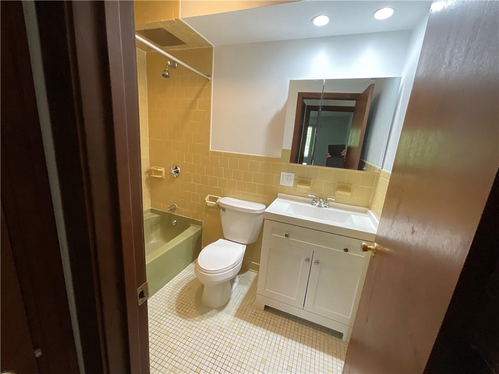 680 Hartford Pike Unit 5 Property Photo 7