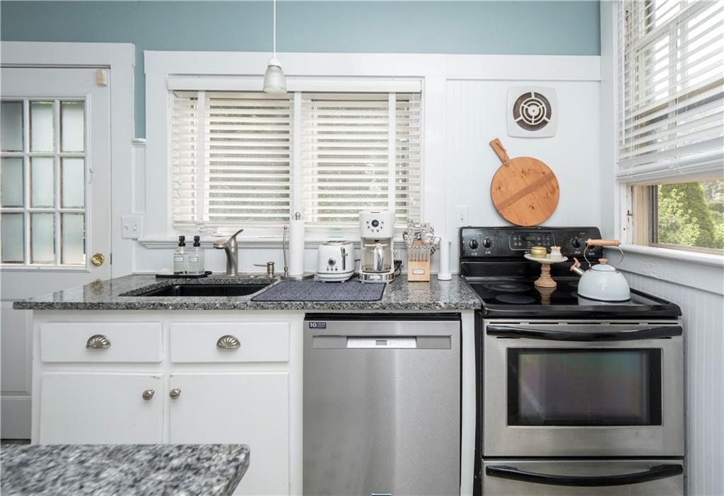 1 3 Pell Street Property Photo 8