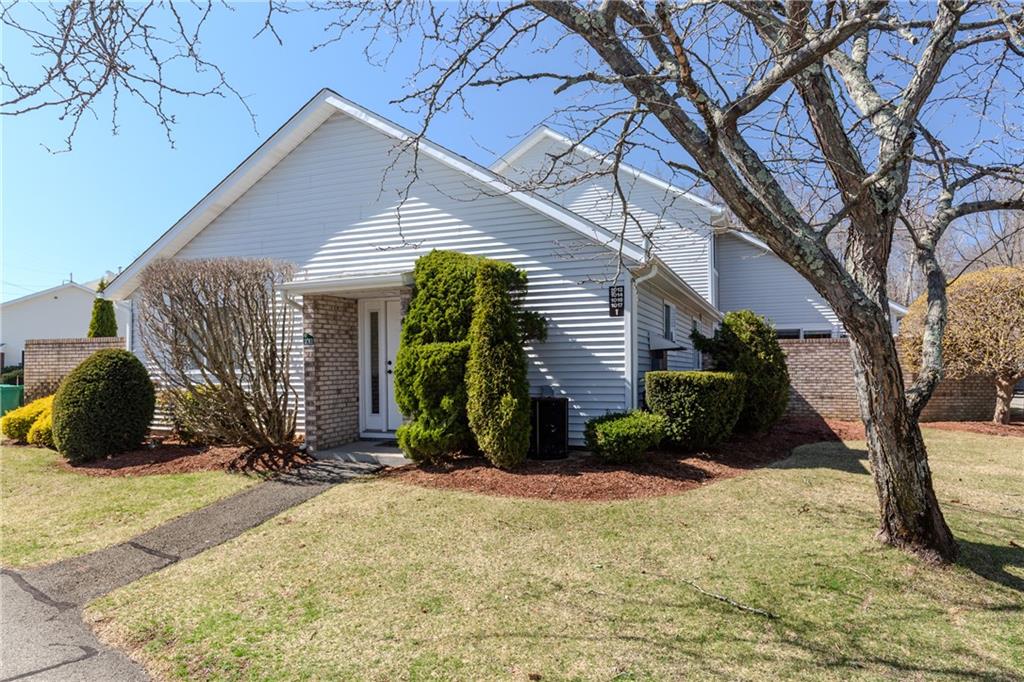 1011 Williamsburg Circle Property Photo 1
