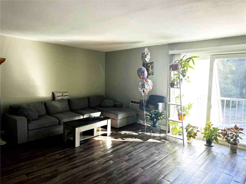 300 Smithfield Road Unit B5-52 Property Photo 1