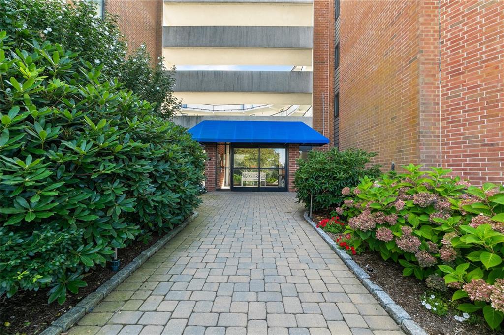 1204 Capella S Street Property Photo 4
