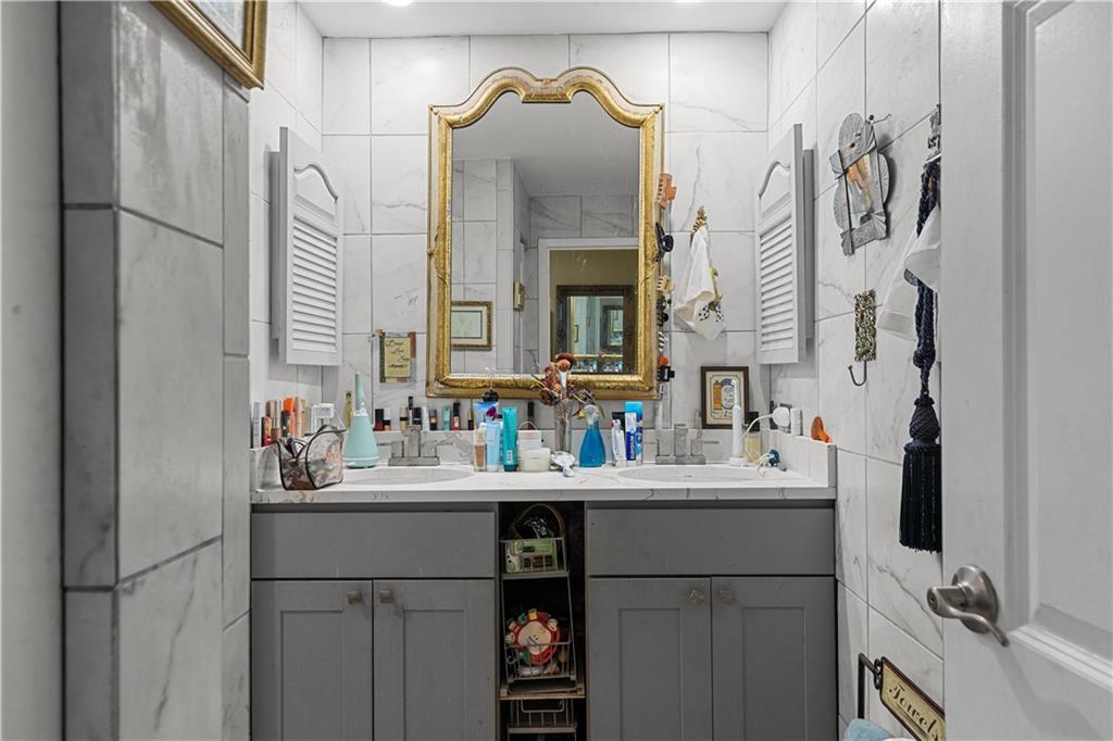 1204 Capella S Street Property Photo 11