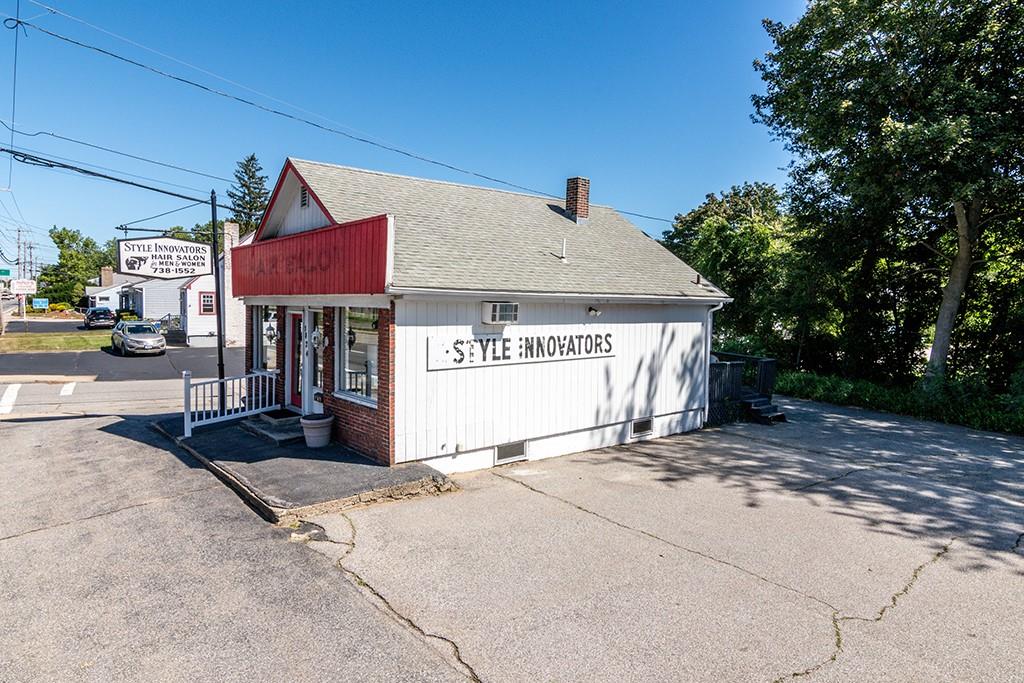 1822 1824 Warwick Avenue Property Photo 2