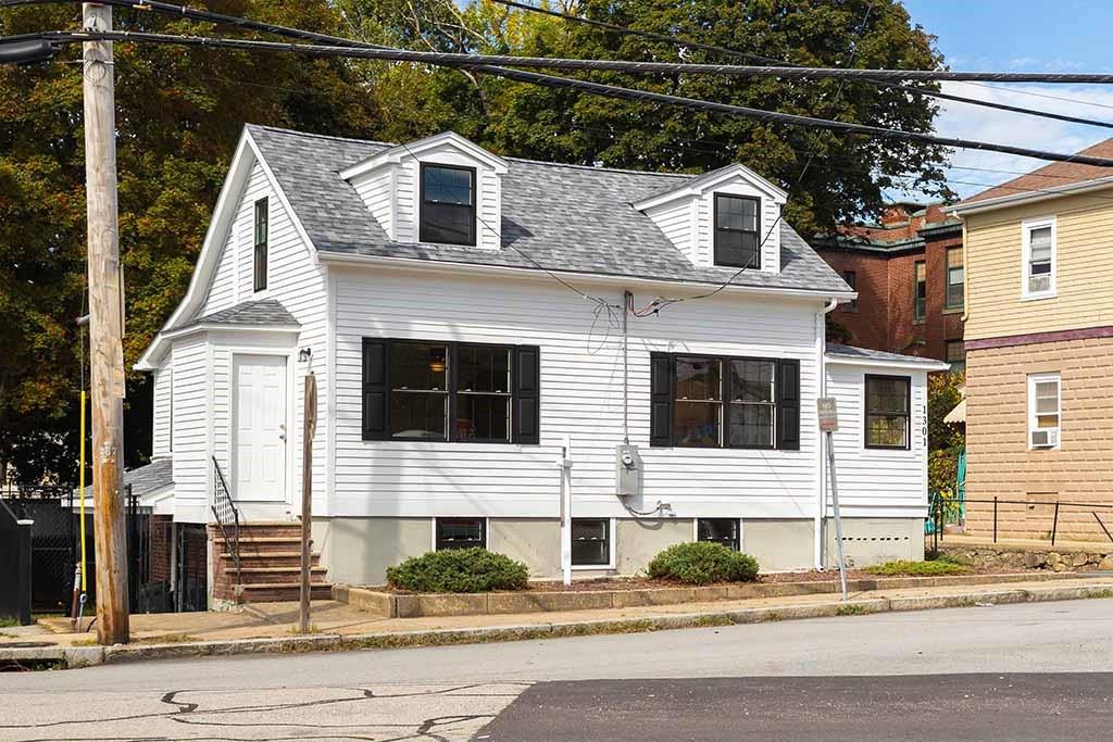 1301 Plainfield Street Property Photo 1