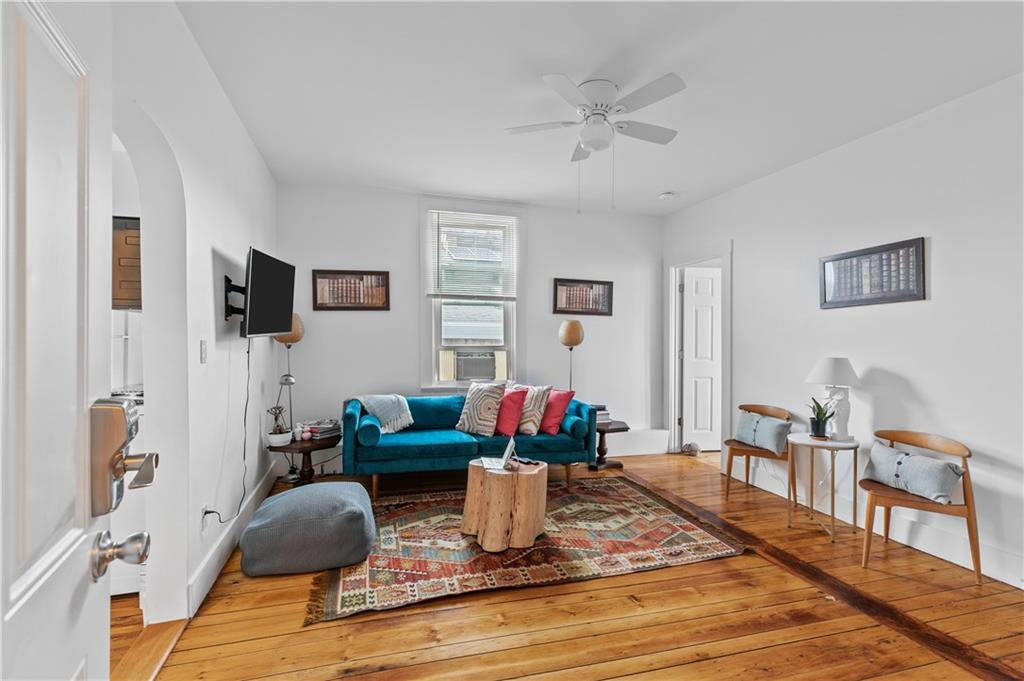 491 493 Thames Street Property Photo 4