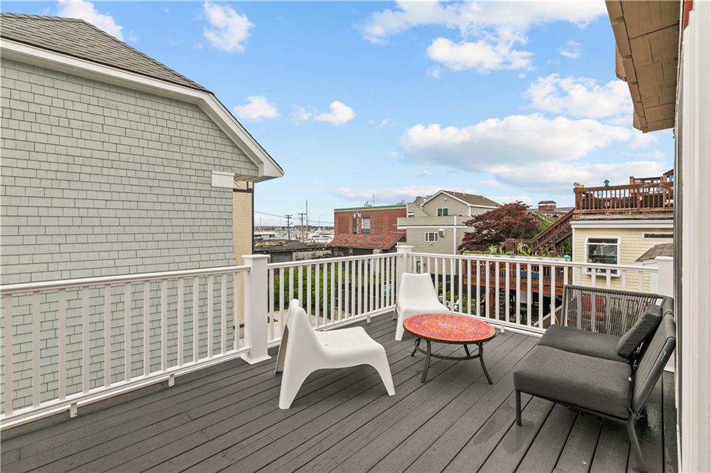 491 493 Thames Street Property Photo 13