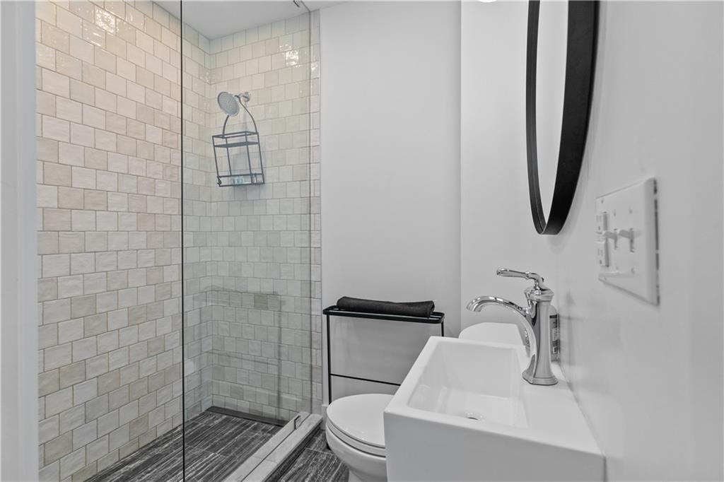 491 493 Thames Street Property Photo 17