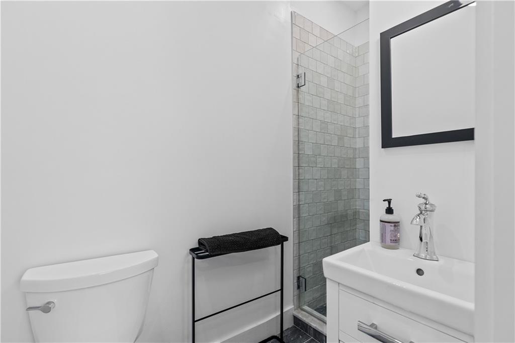 491 493 Thames Street Property Photo 26