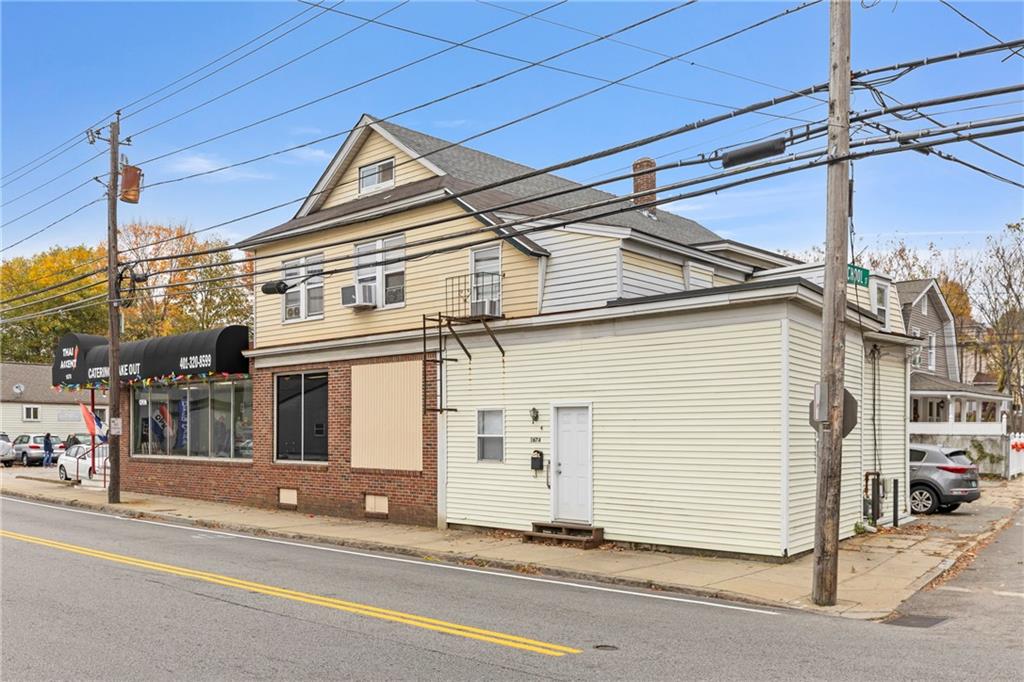 1674 1670 Main Street Property Photo 3