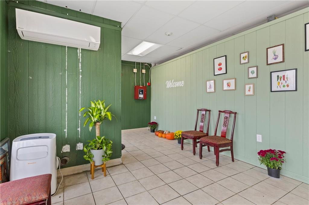 1674 1670 Main Street Property Photo 5
