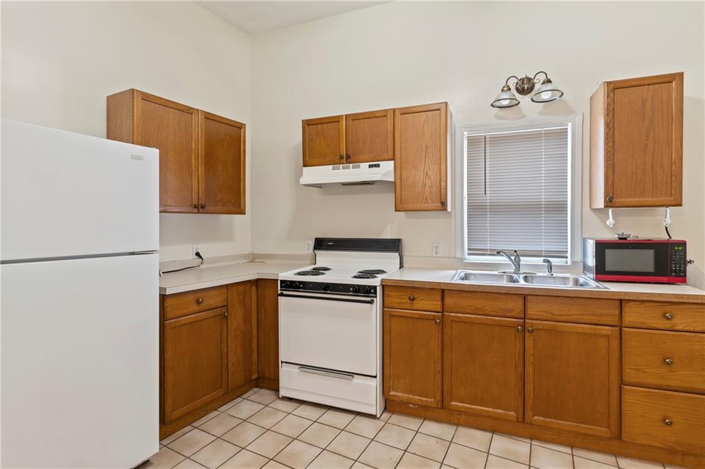 1674 1670 Main Street Property Photo 10