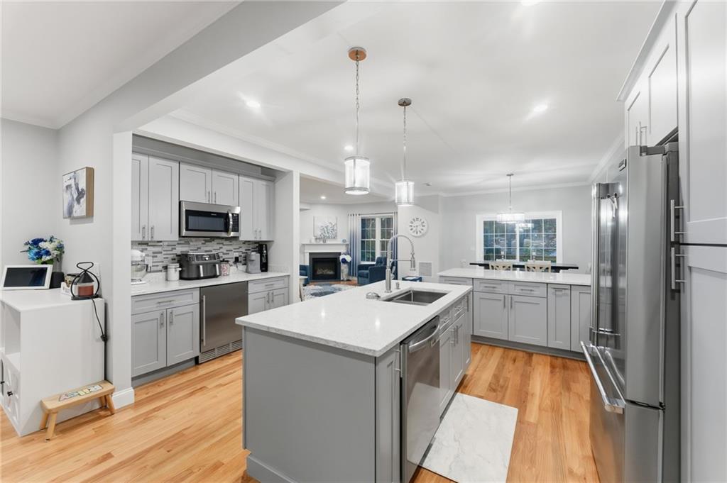 1504 Hunting Hill Drive Property Photo 4