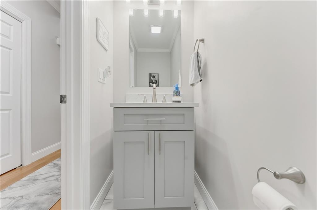 1504 Hunting Hill Drive Property Photo 15