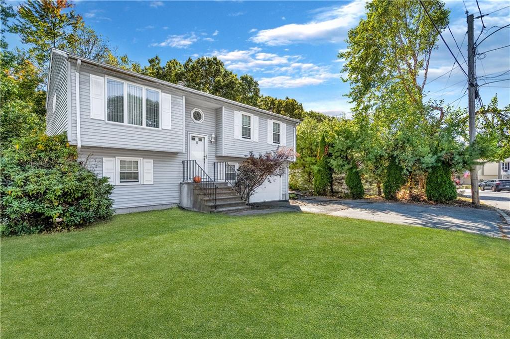 6 Lawnacre Drive Property Photo 1