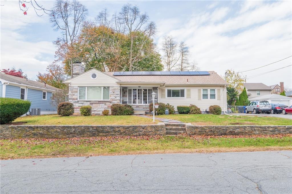 9 Farnum Avenue Property Photo 1