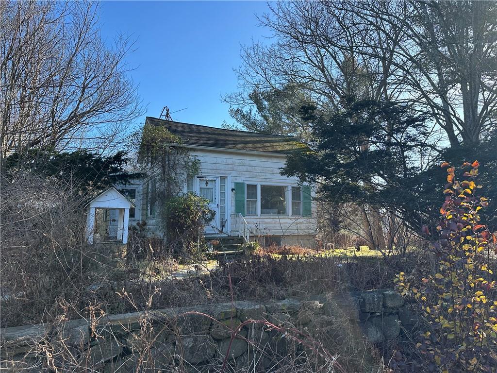 576 Point Judith Road Property Photo 4