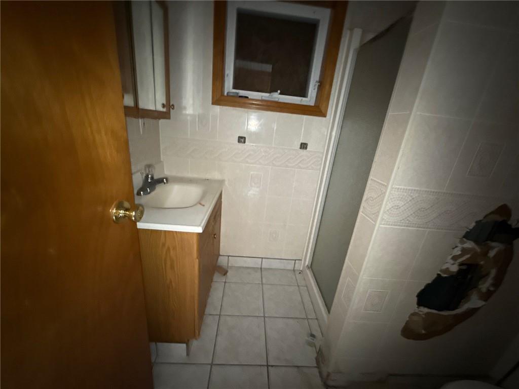 139 Babcock Street Property Photo 4