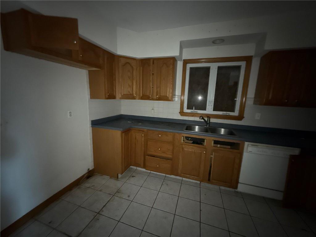 139 Babcock Street Property Photo 5