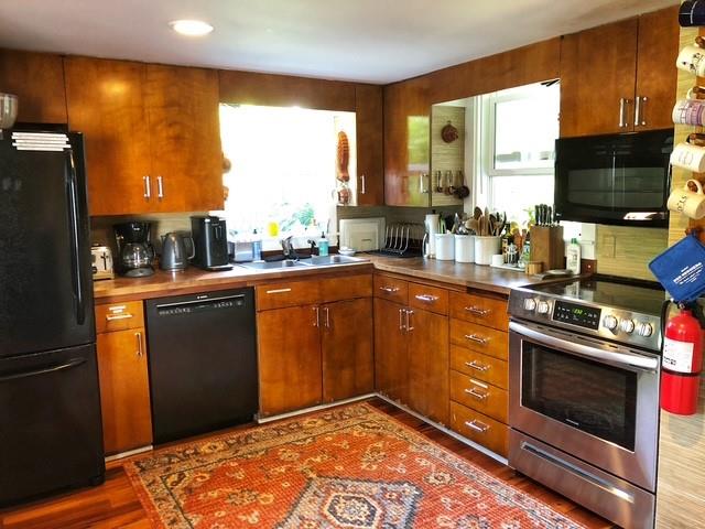 23 Avenue B Property Photo 15