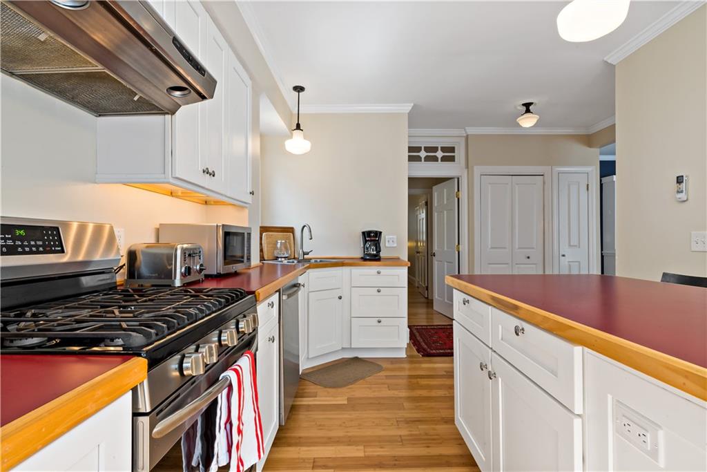 6 Gladding Court Unit 1 Property Photo 8