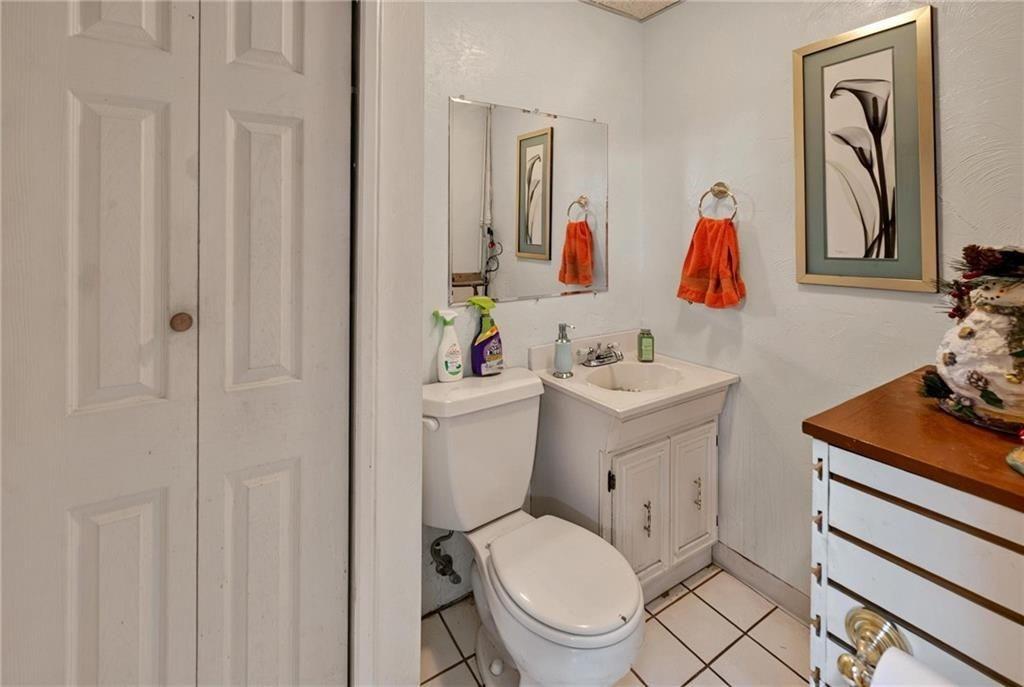 977 Mineral Spring Avenue Property Photo 11