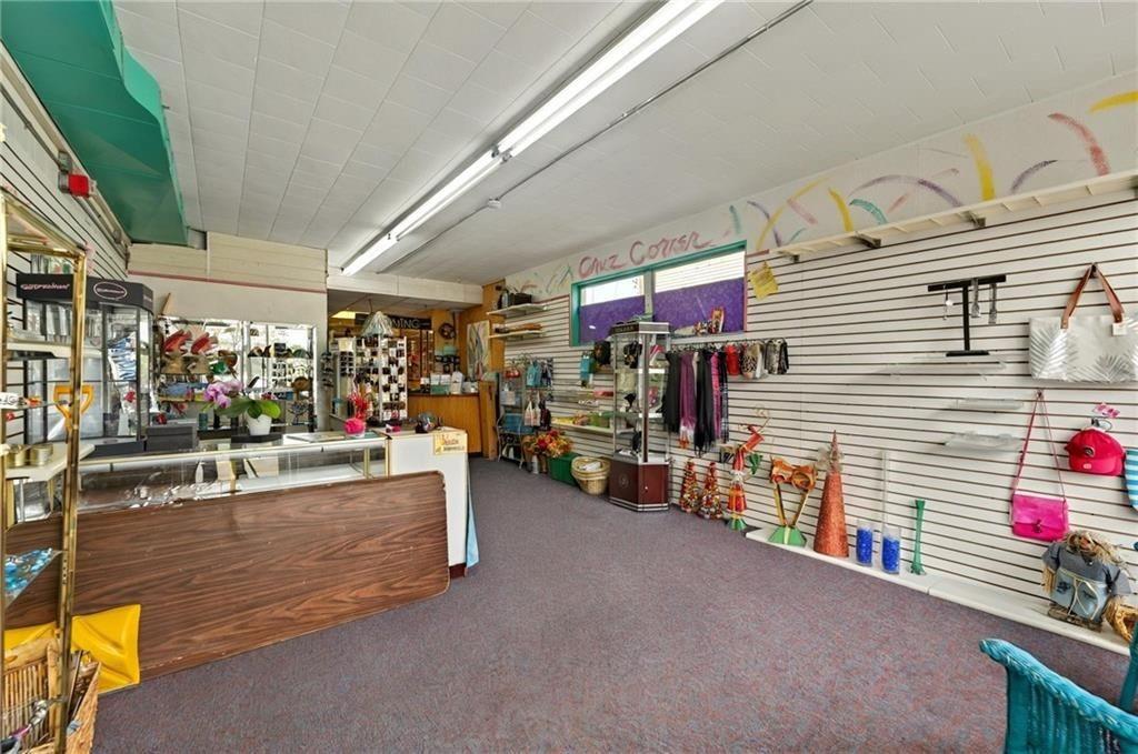 977 Mineral Spring Avenue Property Photo 13