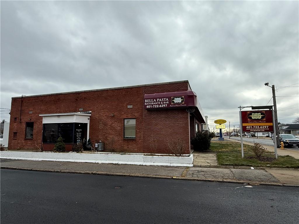 223 Newport Avenue Property Photo 20