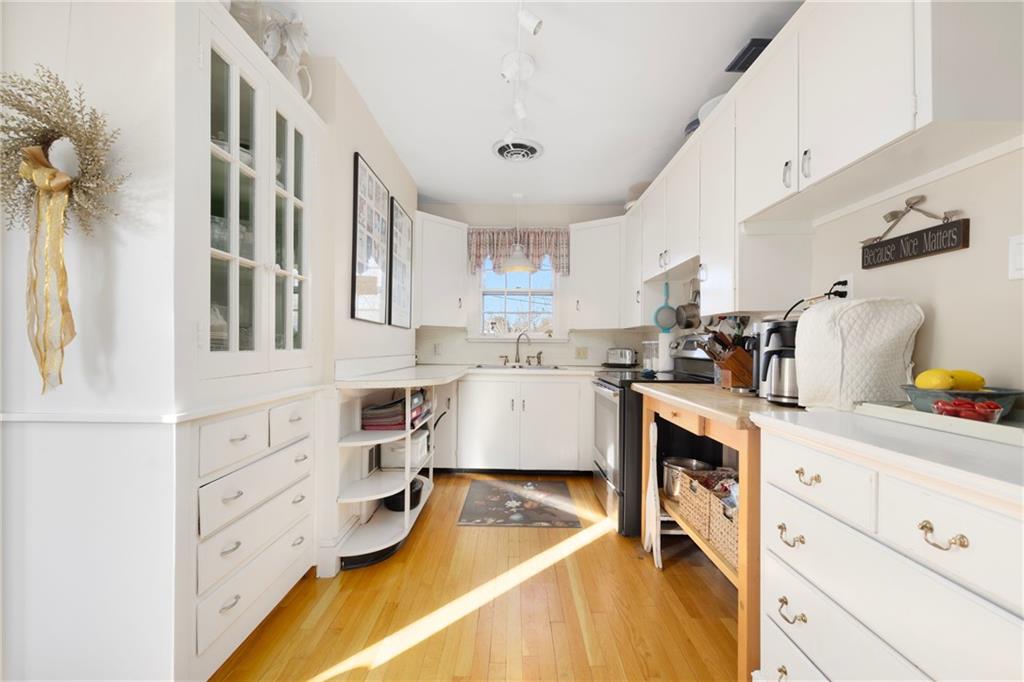 9 White Terrace Property Photo 25
