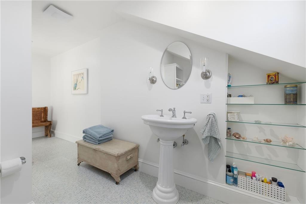9 White Terrace Property Photo 39
