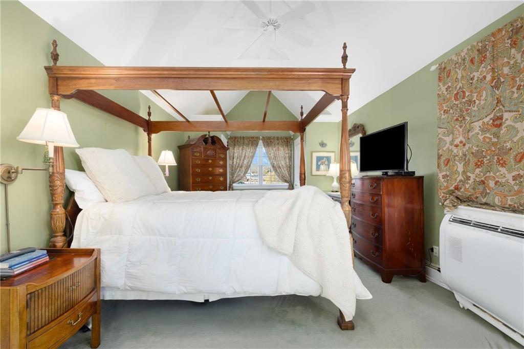 9 White Terrace Property Photo 42