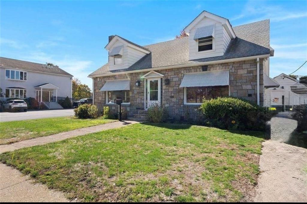 400 Newport Ave Street Property Photo 1