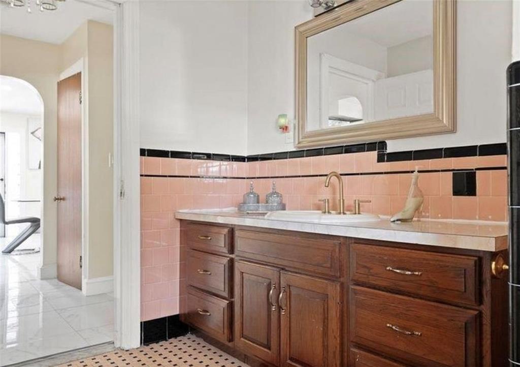 400 Newport Ave Street Property Photo 10