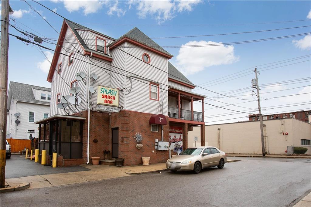 546 Lonsdale Avenue Property Photo 4