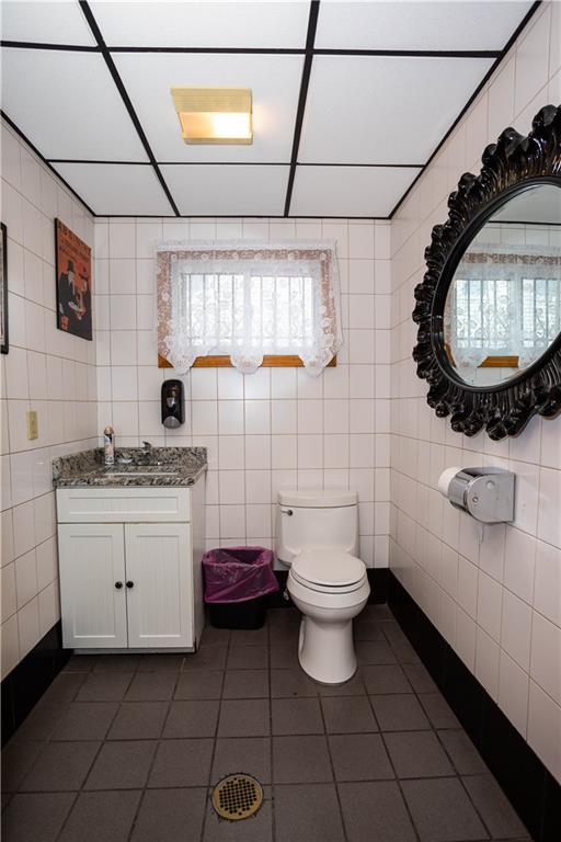 546 Lonsdale Avenue Property Photo 15