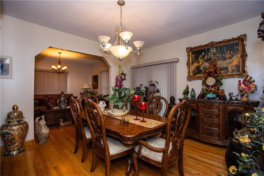 546 Lonsdale Avenue Property Photo 21