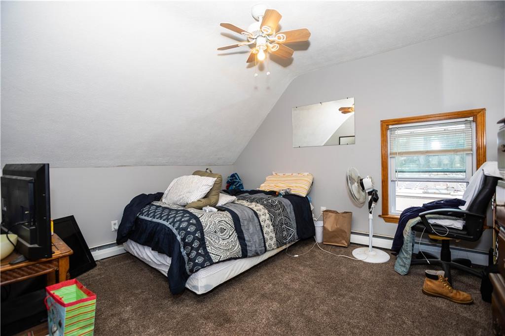 546 Lonsdale Avenue Property Photo 31