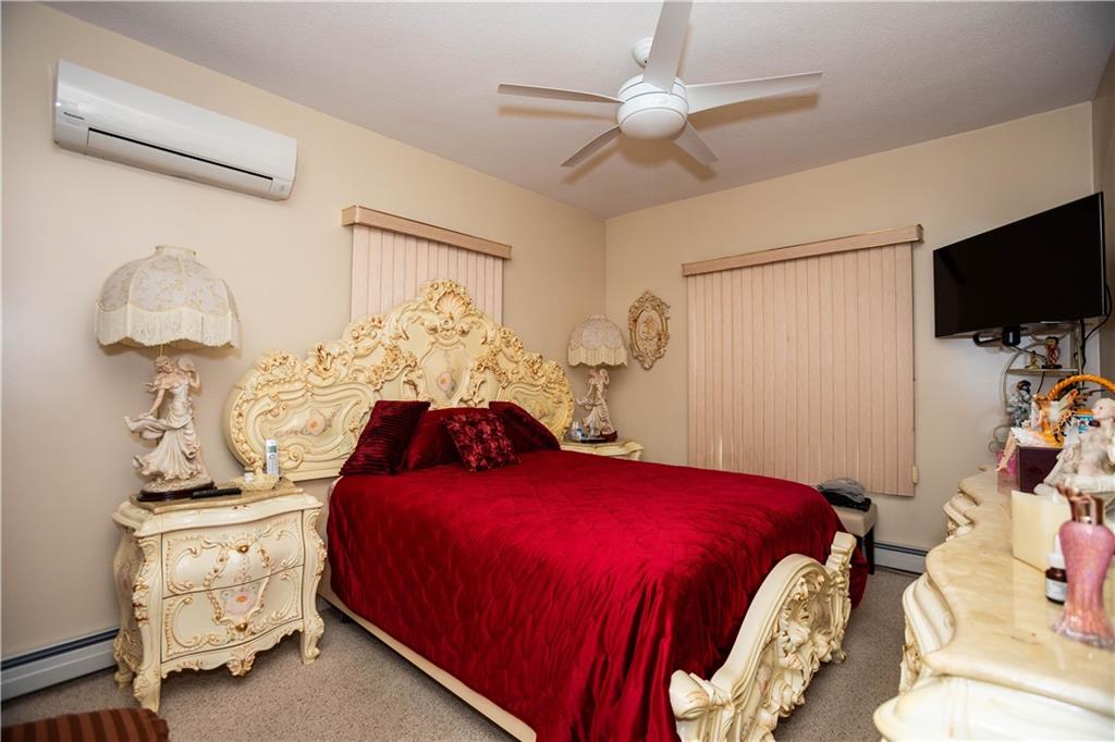 546 Lonsdale Avenue Property Photo 32