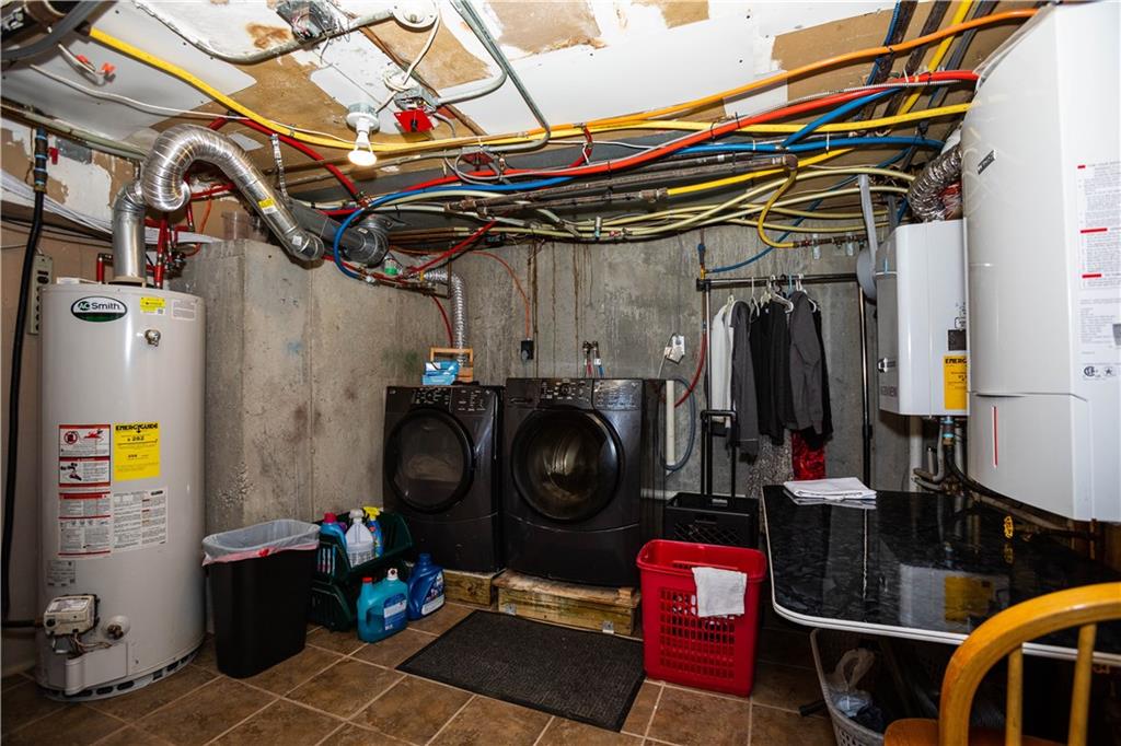 546 Lonsdale Avenue Property Photo 38