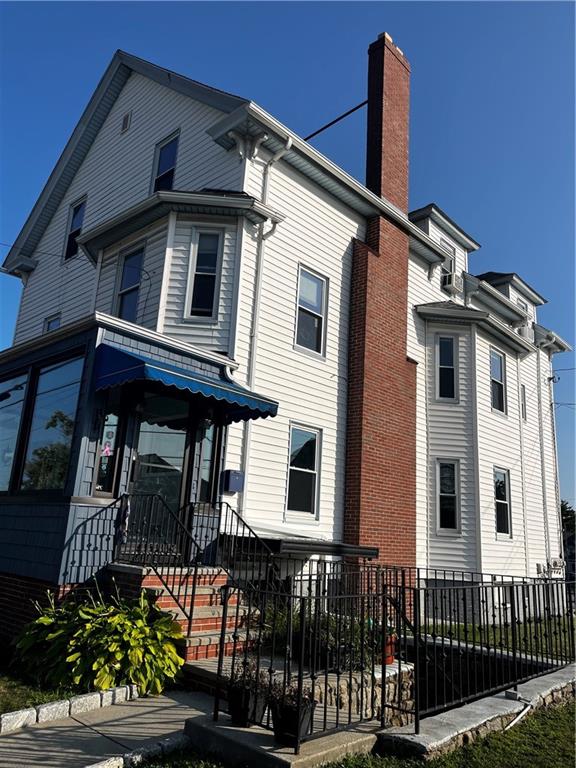 872 Park Avenue Property Photo 1