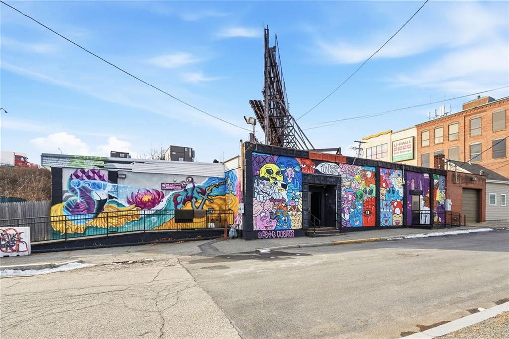 167 165 Poe Street Property Photo 3