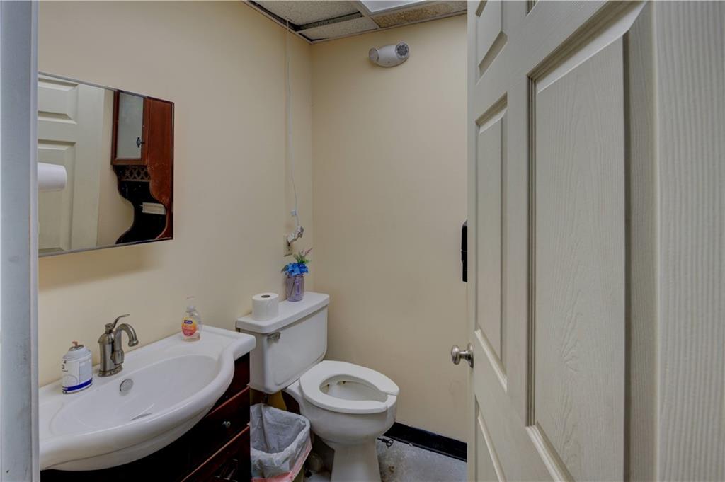 555 Atwood Avenue Property Photo 6