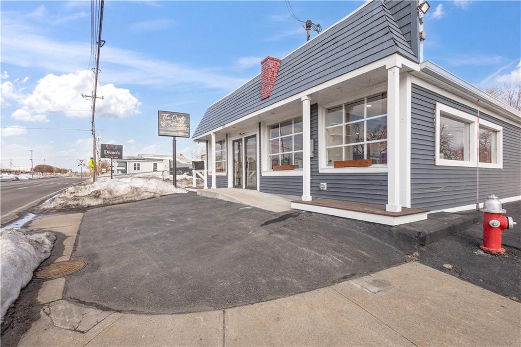 1692 Warwick Avenue Property Photo 1